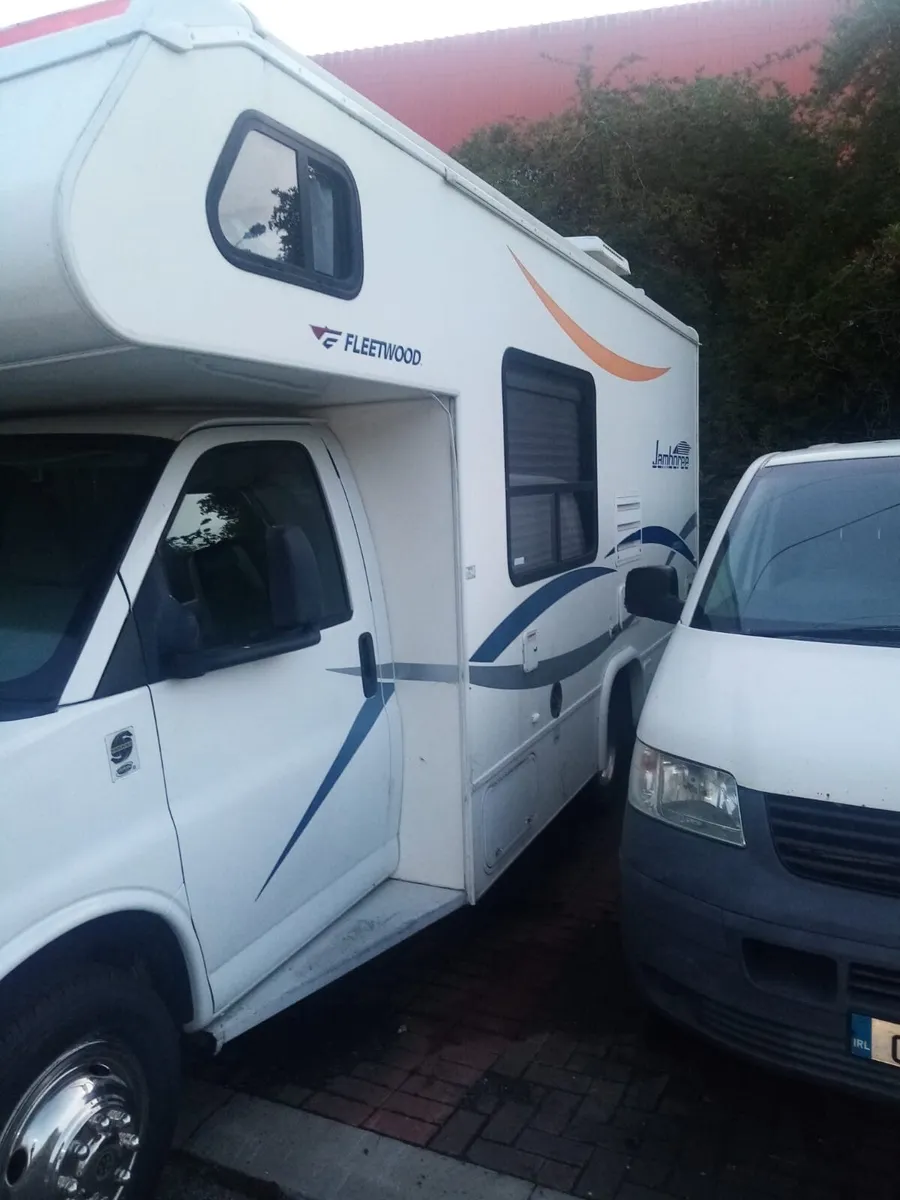 07 Fleetwood Jamboree - motor home camper van - RV - Image 2