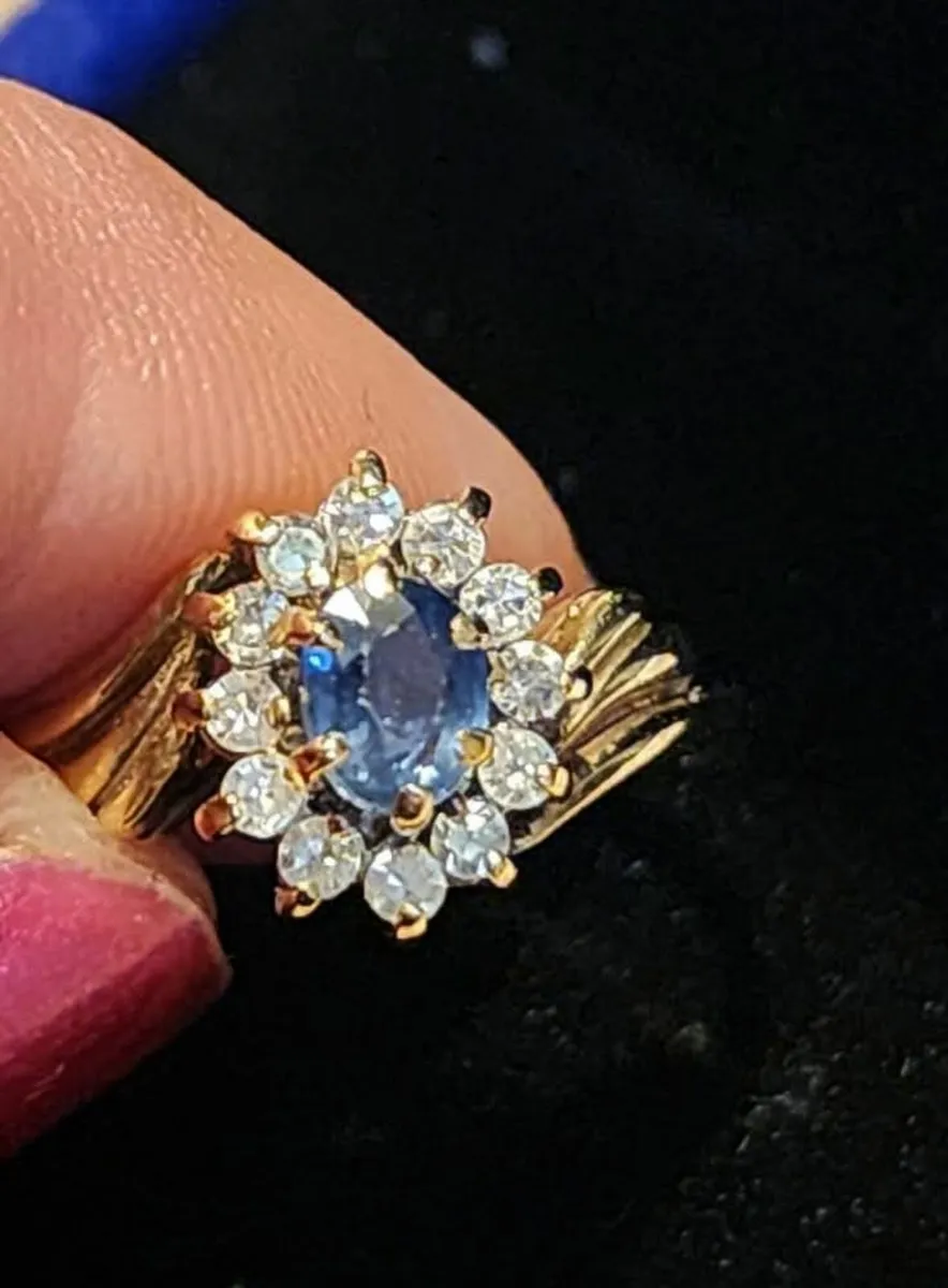 Beautiful Sapphire and Diamond Ring - Image 1
