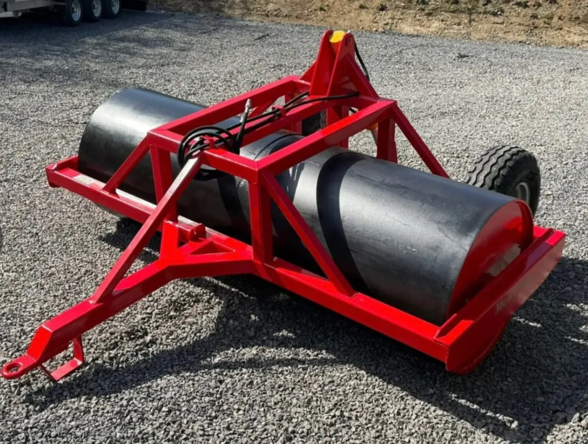 MCKENNA ROAD TOW HYDRAULIC LAND ROLLER 9FT - Image 3