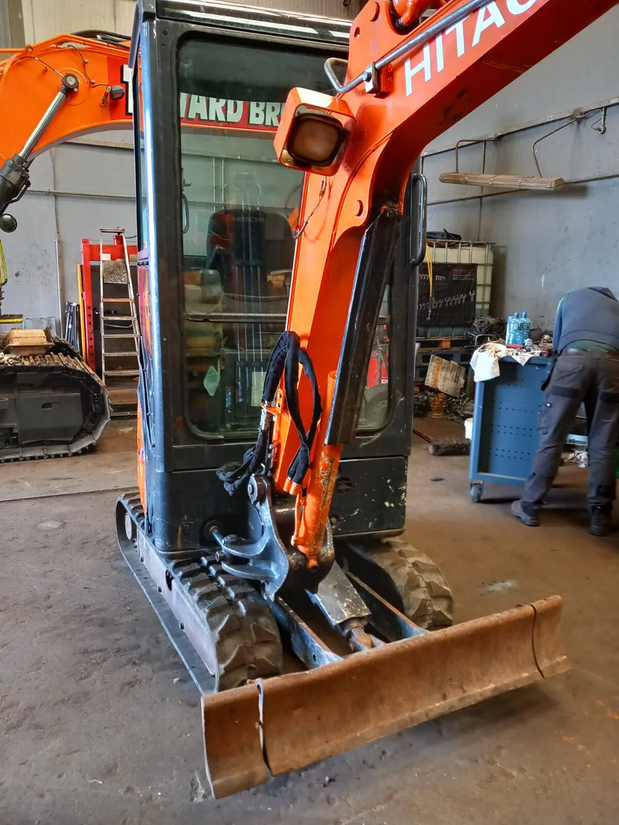 Hitachi zaxis 17U - Image 4