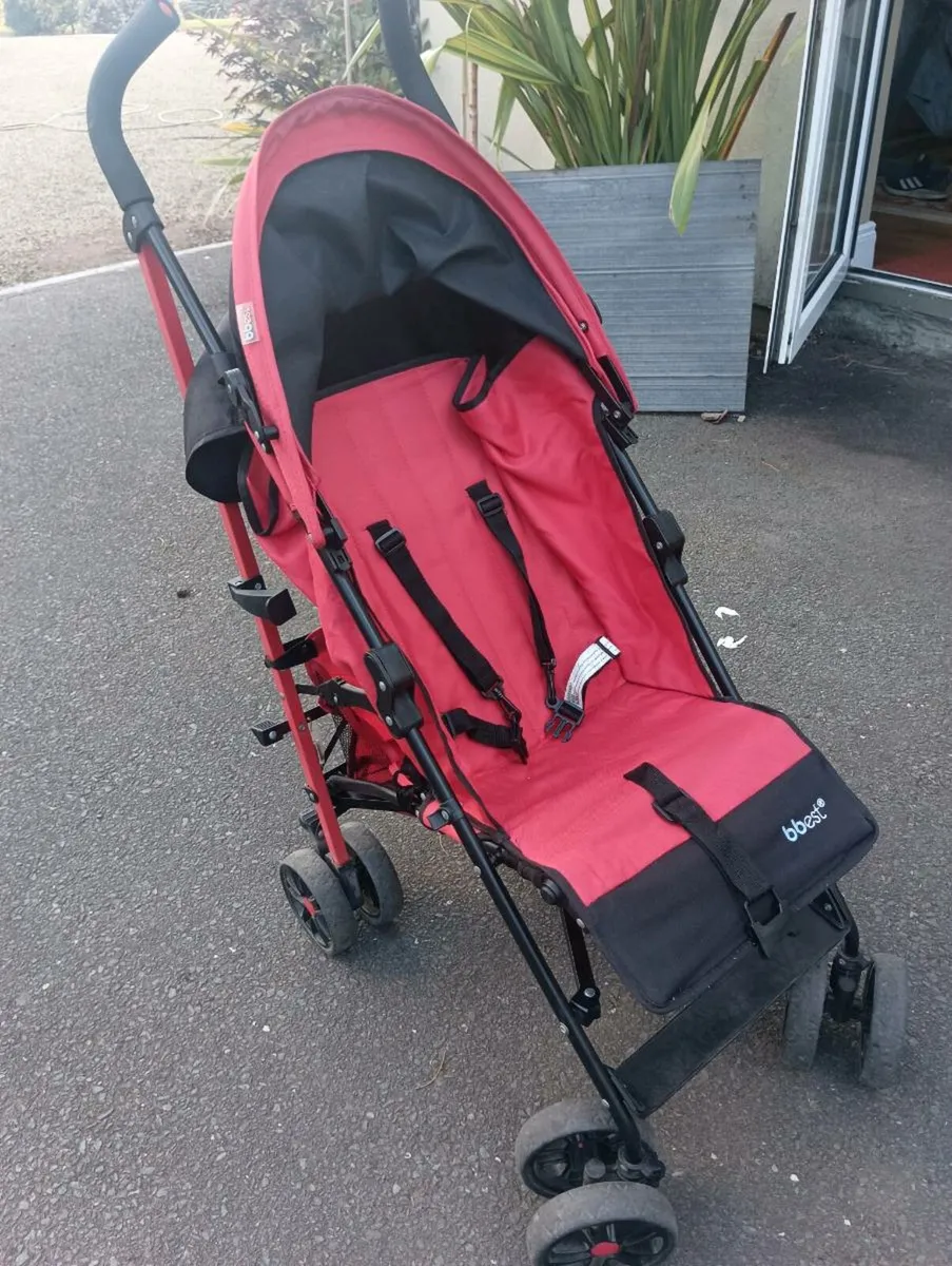 Beautiful buggy like new ,lies back flat.40 Euro - Image 2