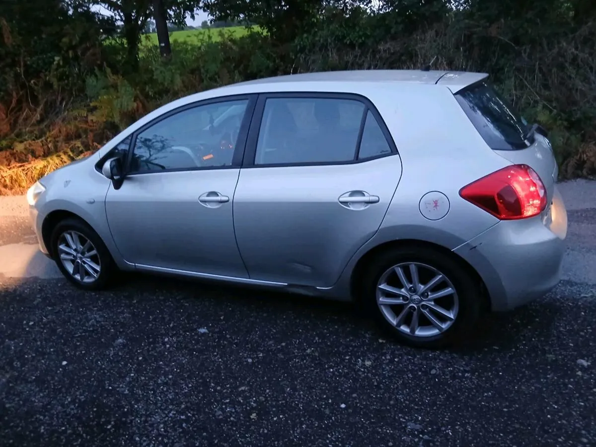 Toyota auris 6 speed manual €850 - Image 3