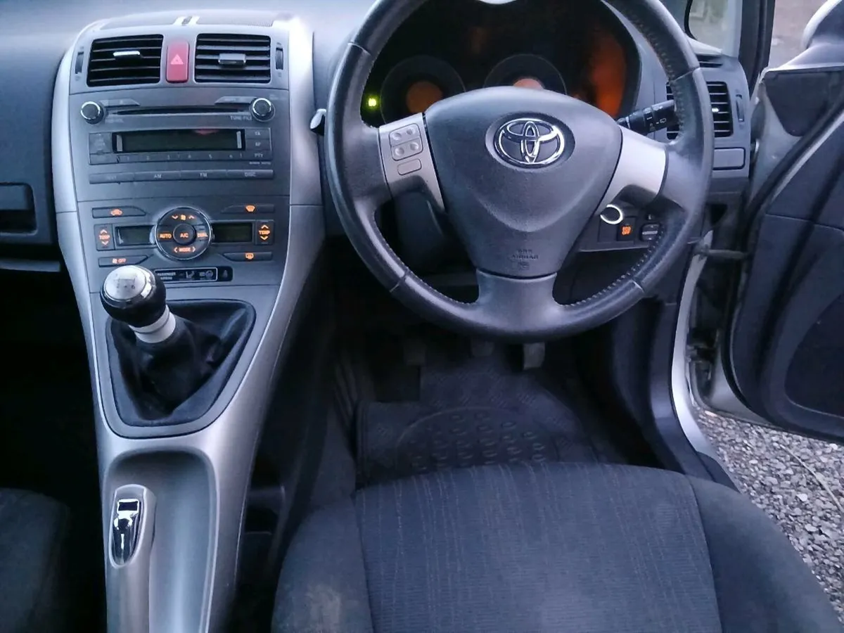 Toyota auris 6 speed manual €850 - Image 4