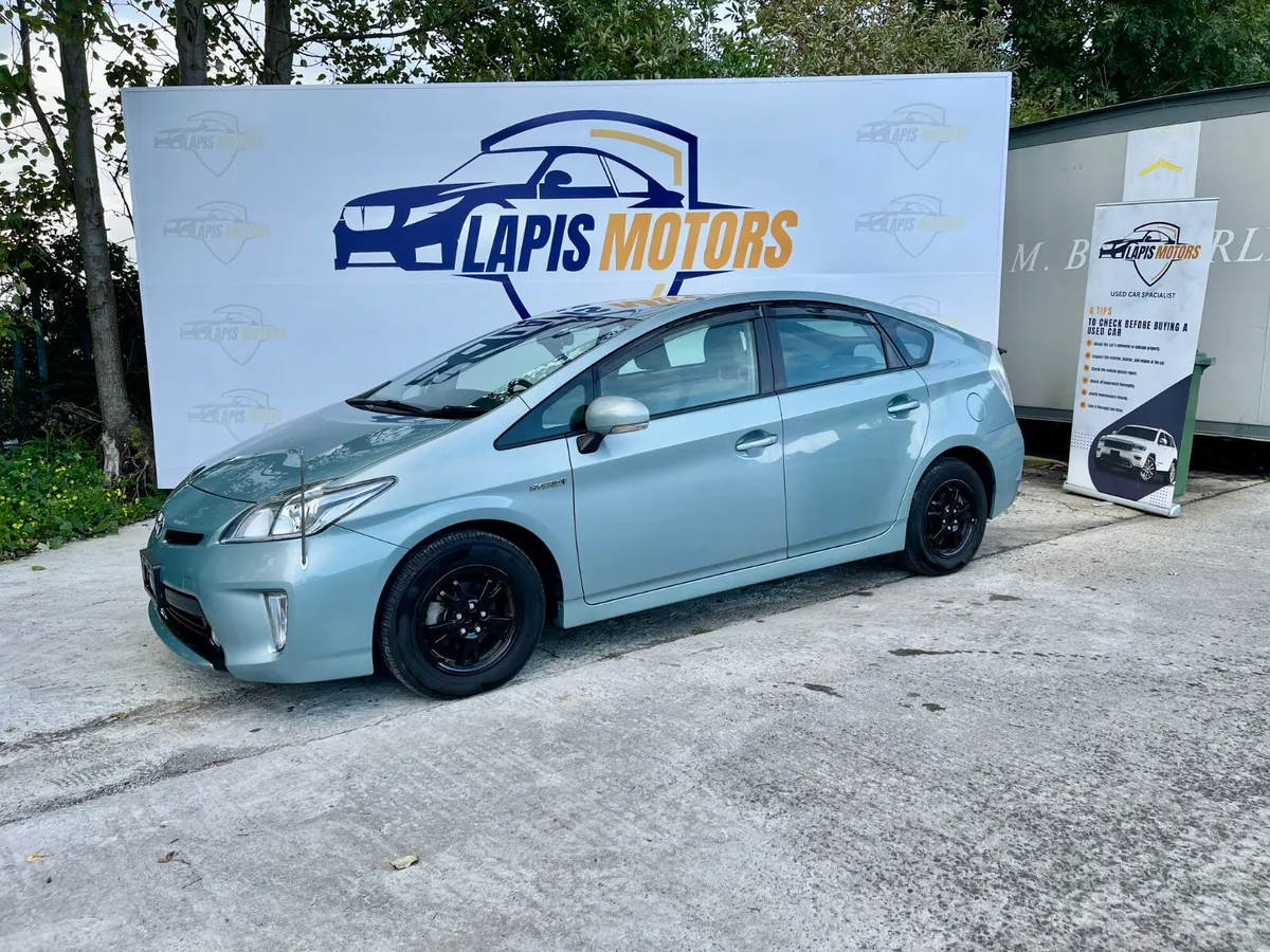 Toyota Prius Hybrid low miles 22423km only - Image 2