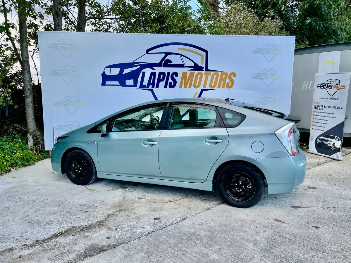 Toyota Prius Hybrid low miles 22423km only - Image 4