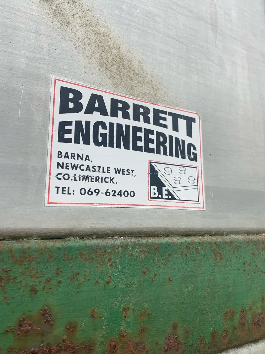 27 foot Eamon Barrett cattle trailer - Image 4