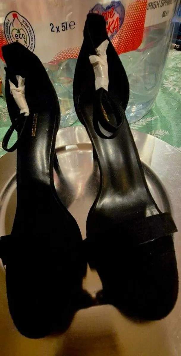 Shoes/ Heels - Image 1