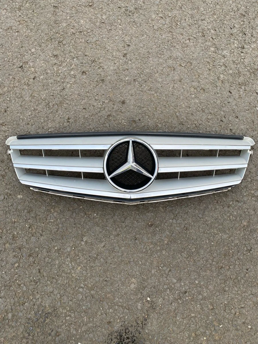 Mercedes c class W204 2007-2014 - Image 1