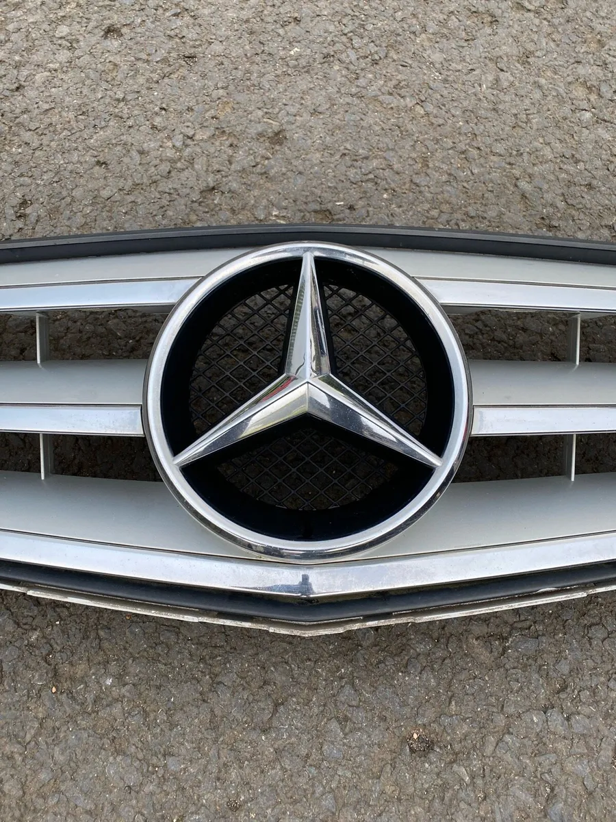 Mercedes c class W204 2007-2014 - Image 2