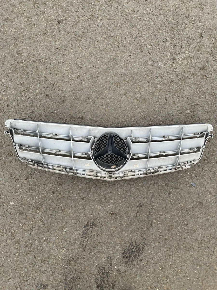 Mercedes c class W204 2007-2014 - Image 3