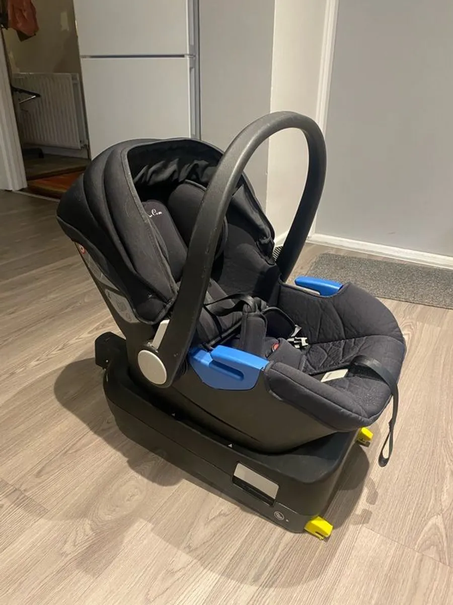Silvercross Baby Seat & Isofix base - Image 3