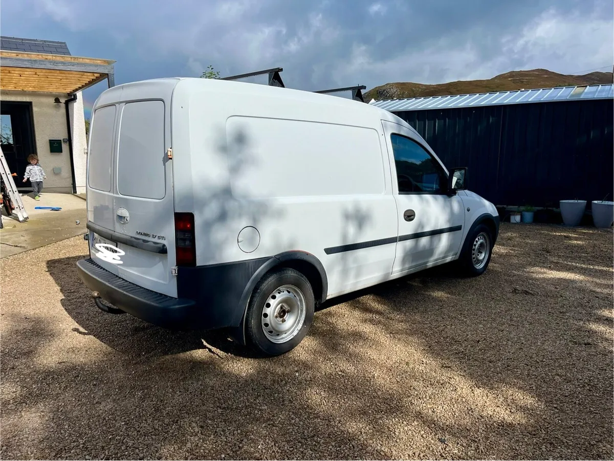 Vauxhall Combo - Image 2
