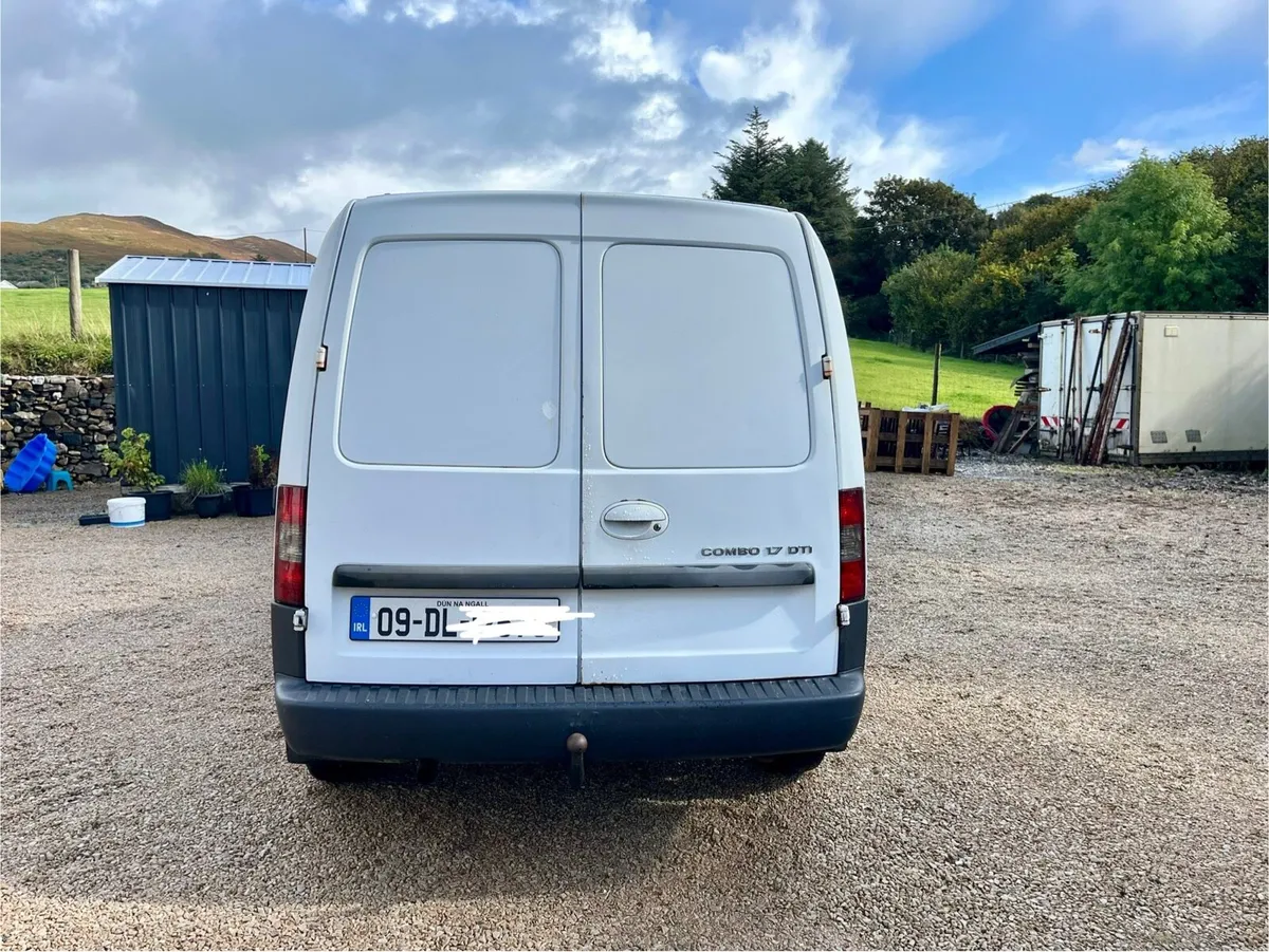 Vauxhall Combo - Image 4