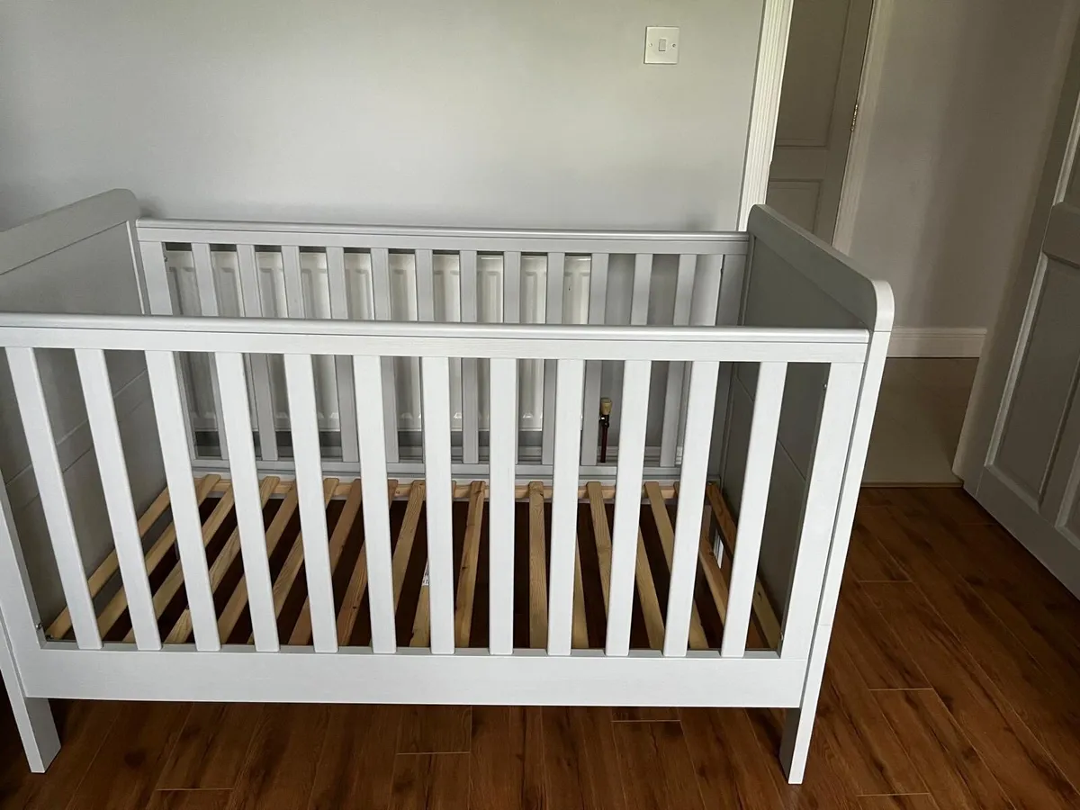 Mama and papa cot bed - Image 1