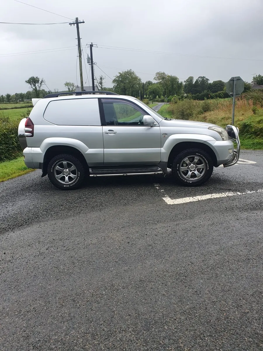 2010 Toyota Landcruiser - Image 2