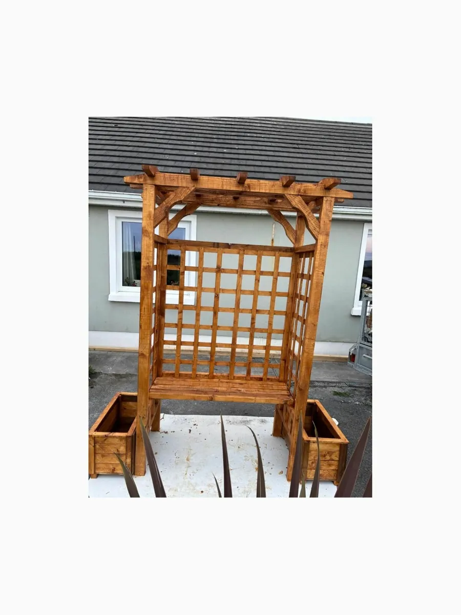 *BARGAIN *Garden furniture** - Image 1