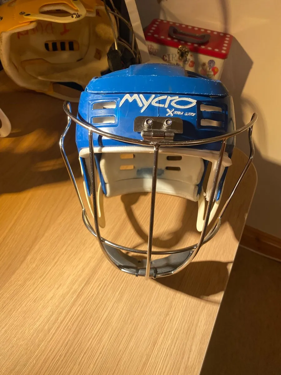 Hurling helmet - Image 2