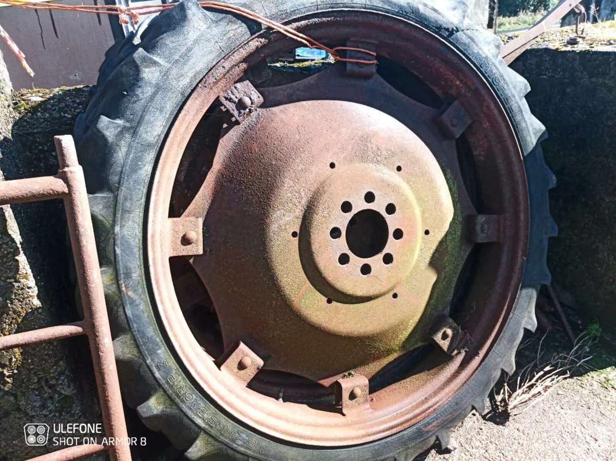 Row crop wheels