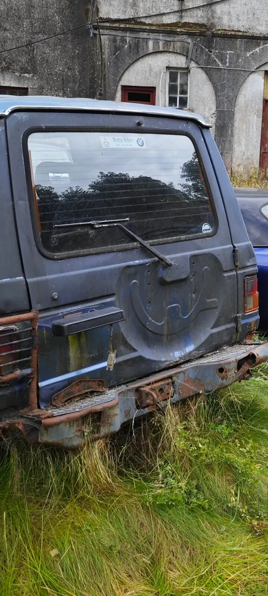 Pajero parts car - Image 2
