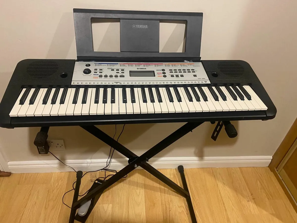 Electronic keyboard black - Image 1