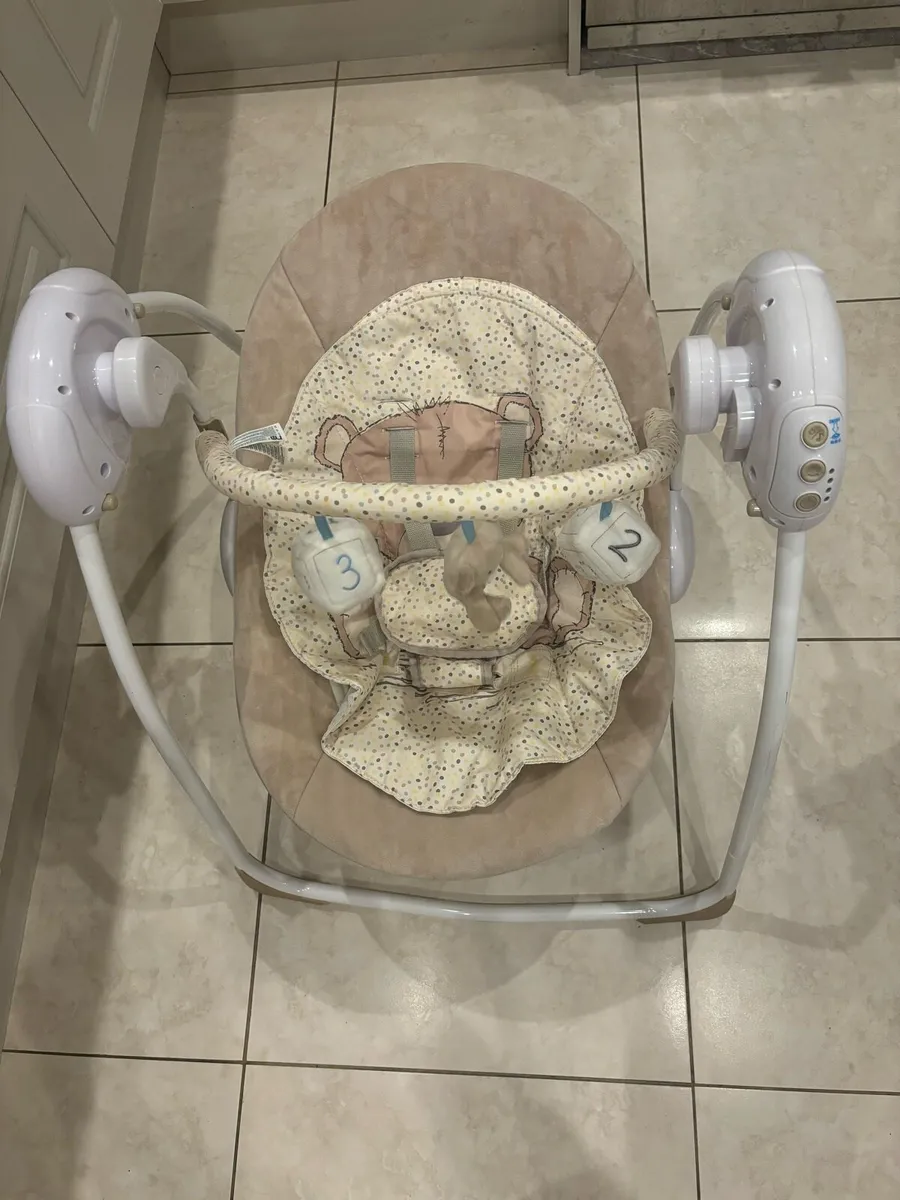 Baby rocker swing - Image 2