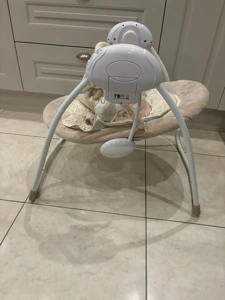 Baby rocker swing - Image 1