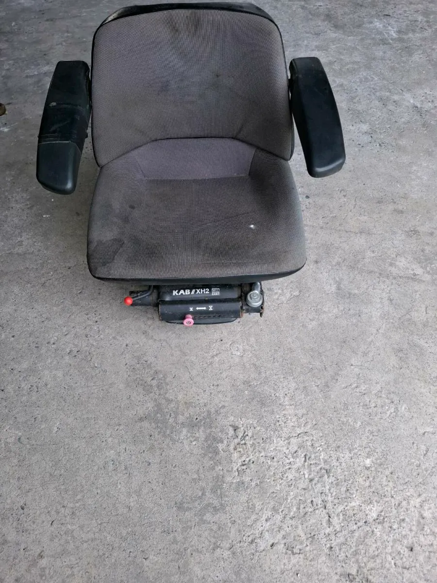 Tractor seat