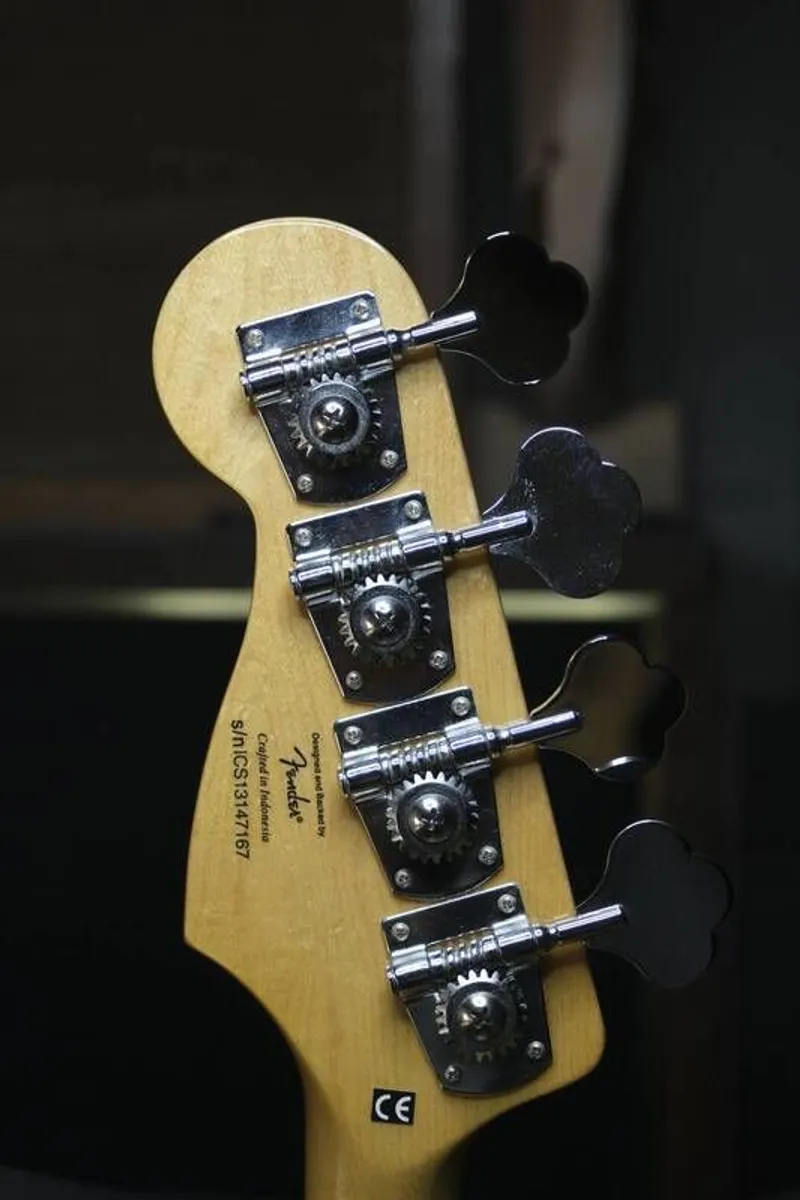 Squier Vintage Modified 70s Jazz Bass, Olympic White - Image 3