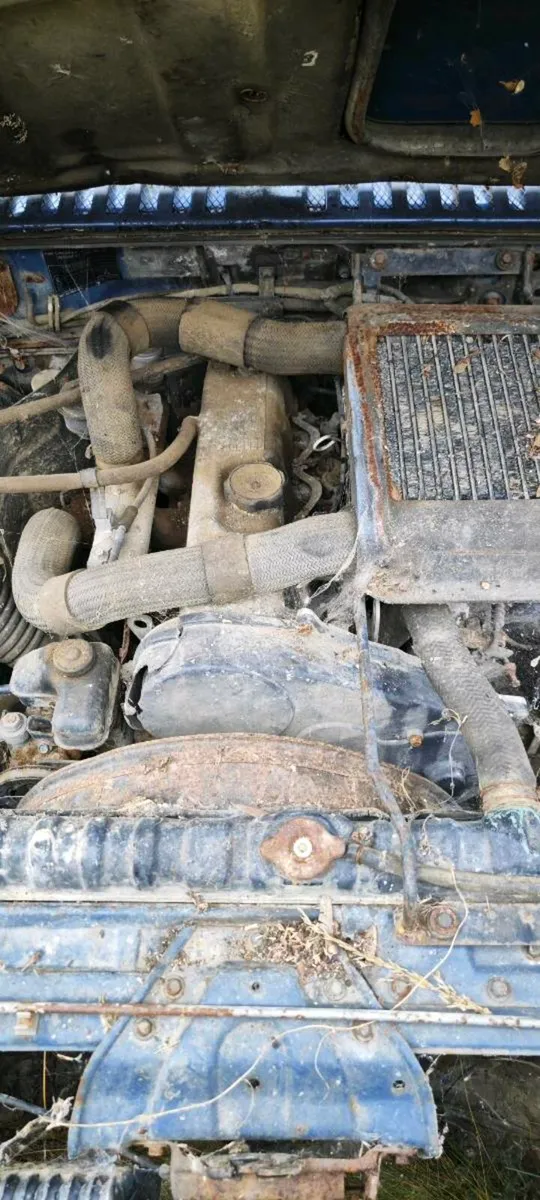 Pajero parts car - Image 4