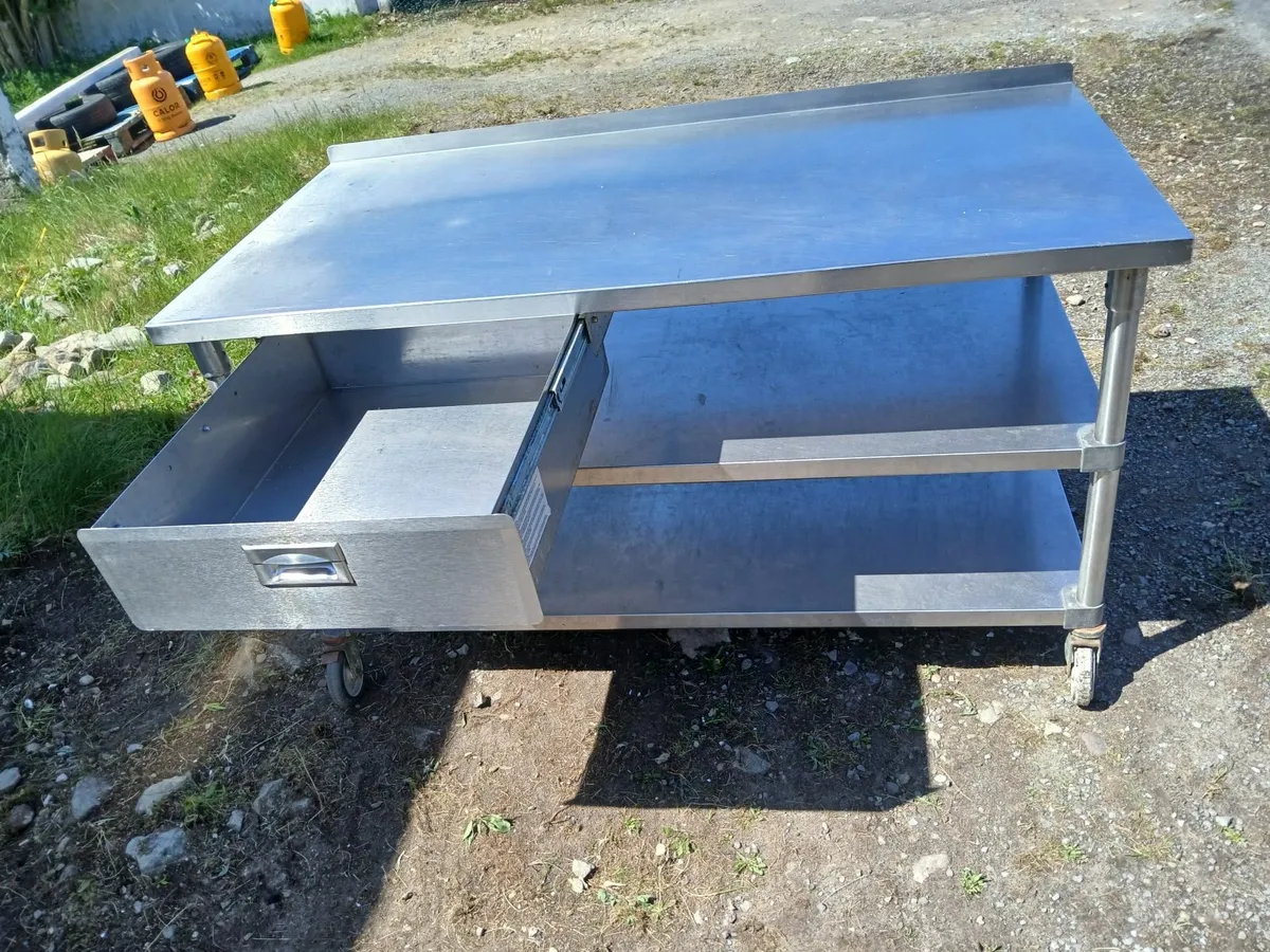 Staneless steel cabbinet table/on wheels - Image 3