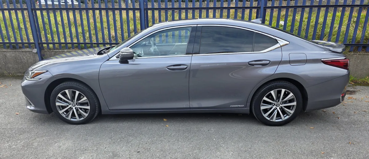 Lexus ES 2020 - Image 2