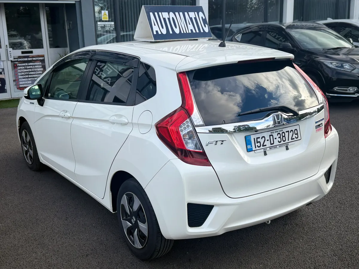 2015 Honda Fit 1.5 Hybrid auto Top Specs - Image 4