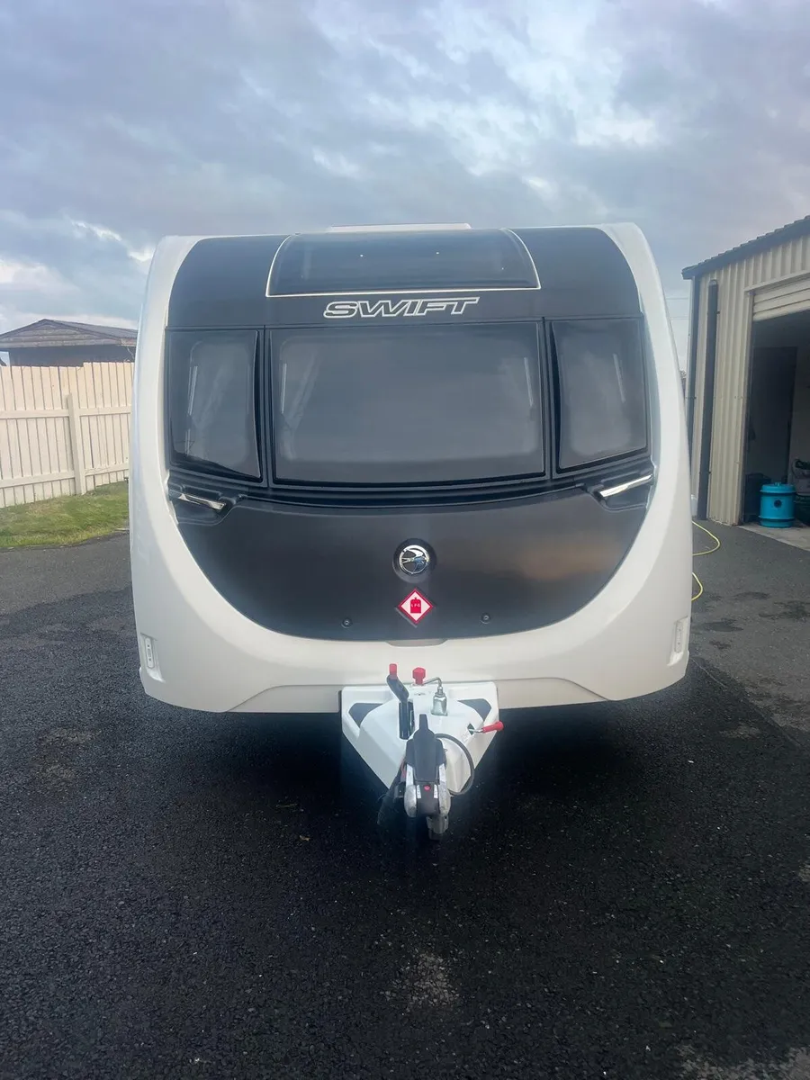 2024  SWIFT ACE AWARD NIGHTSTAR TOURING CARAVAN - Image 1
