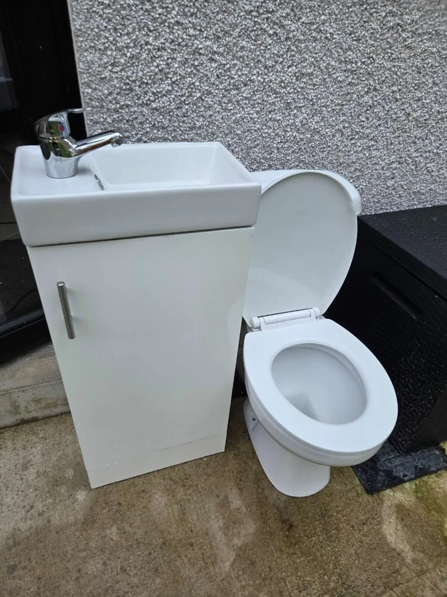 Vanity Unit & Basin - Image 1