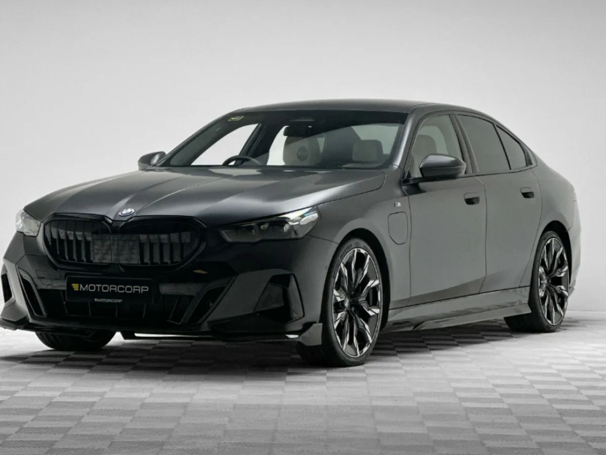 BMW 5-Series 530E M SPORT - Image 3