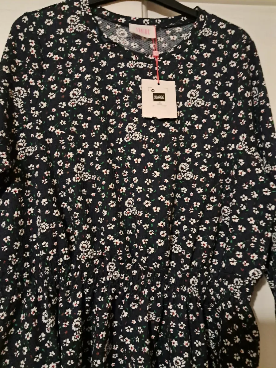 Ladies Clothing - Image 3