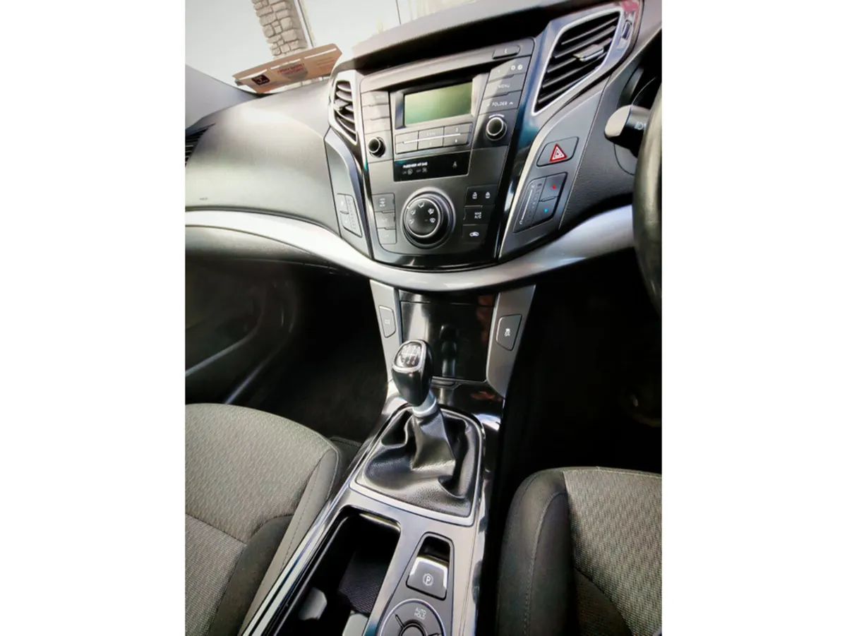 HYUNDAI I40 1.7 CRDI S BL/DR 141PS 4DR - Image 3