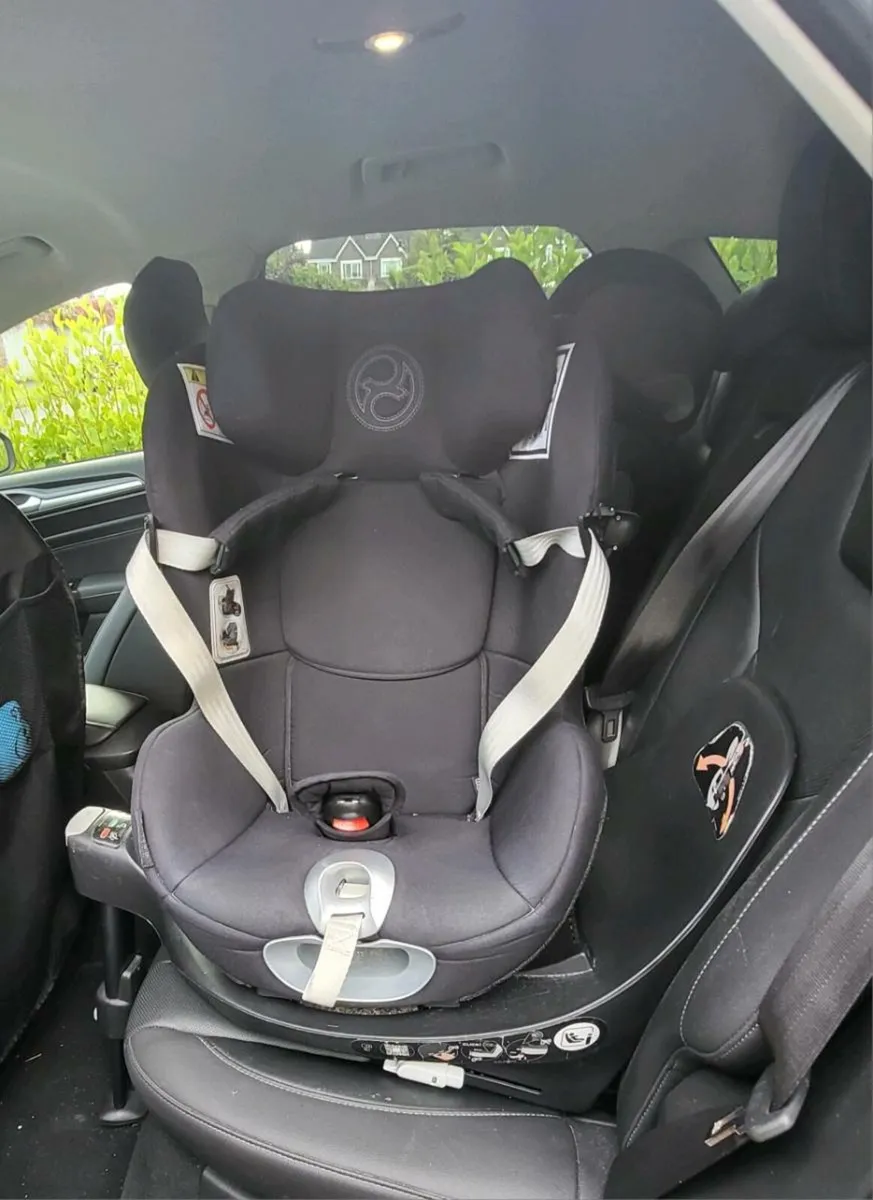 Cybex Sirona Z I-size Car Seat - Image 1