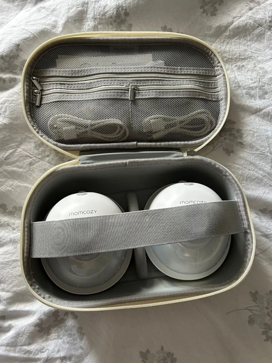 Momcozy Dual Breast Pump & Storage bags - Image 2