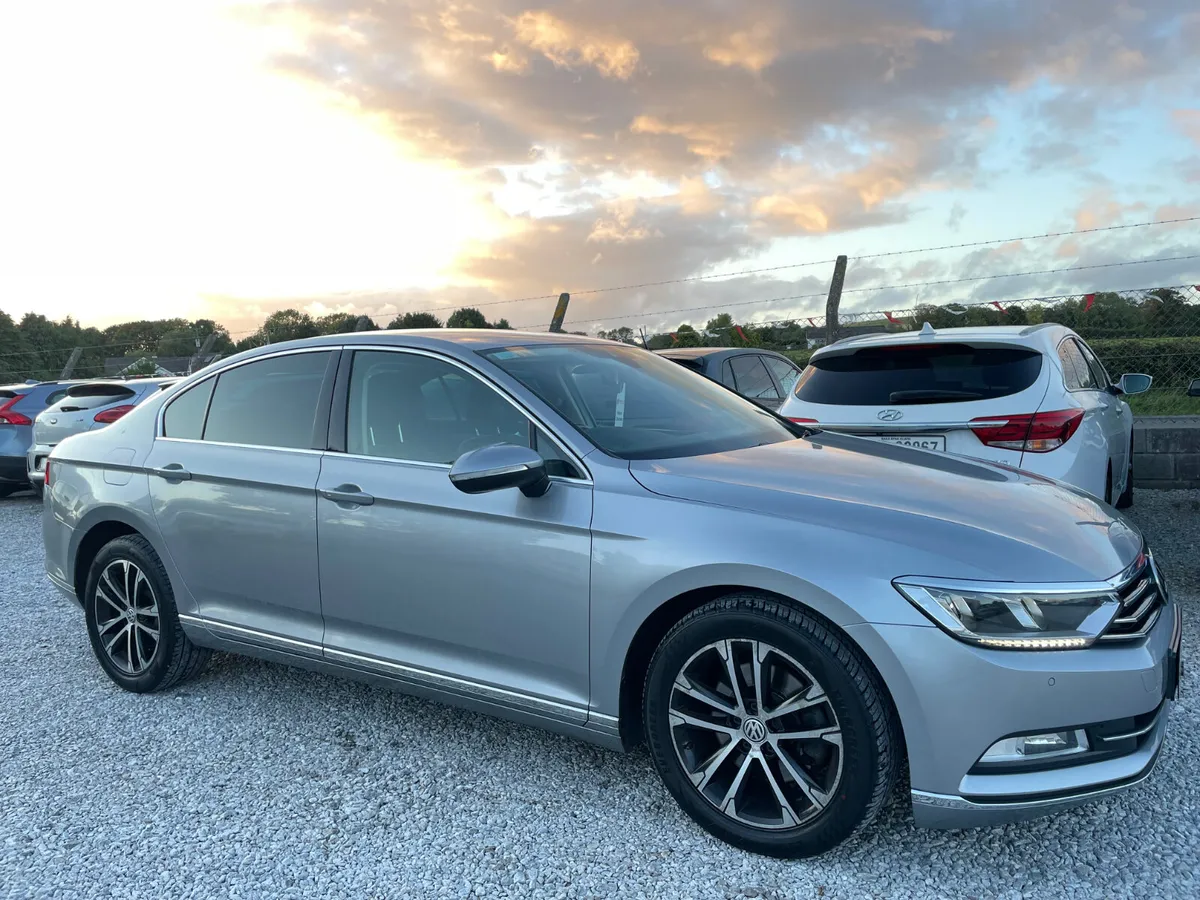 Volkswagen Passat Highline - Image 1