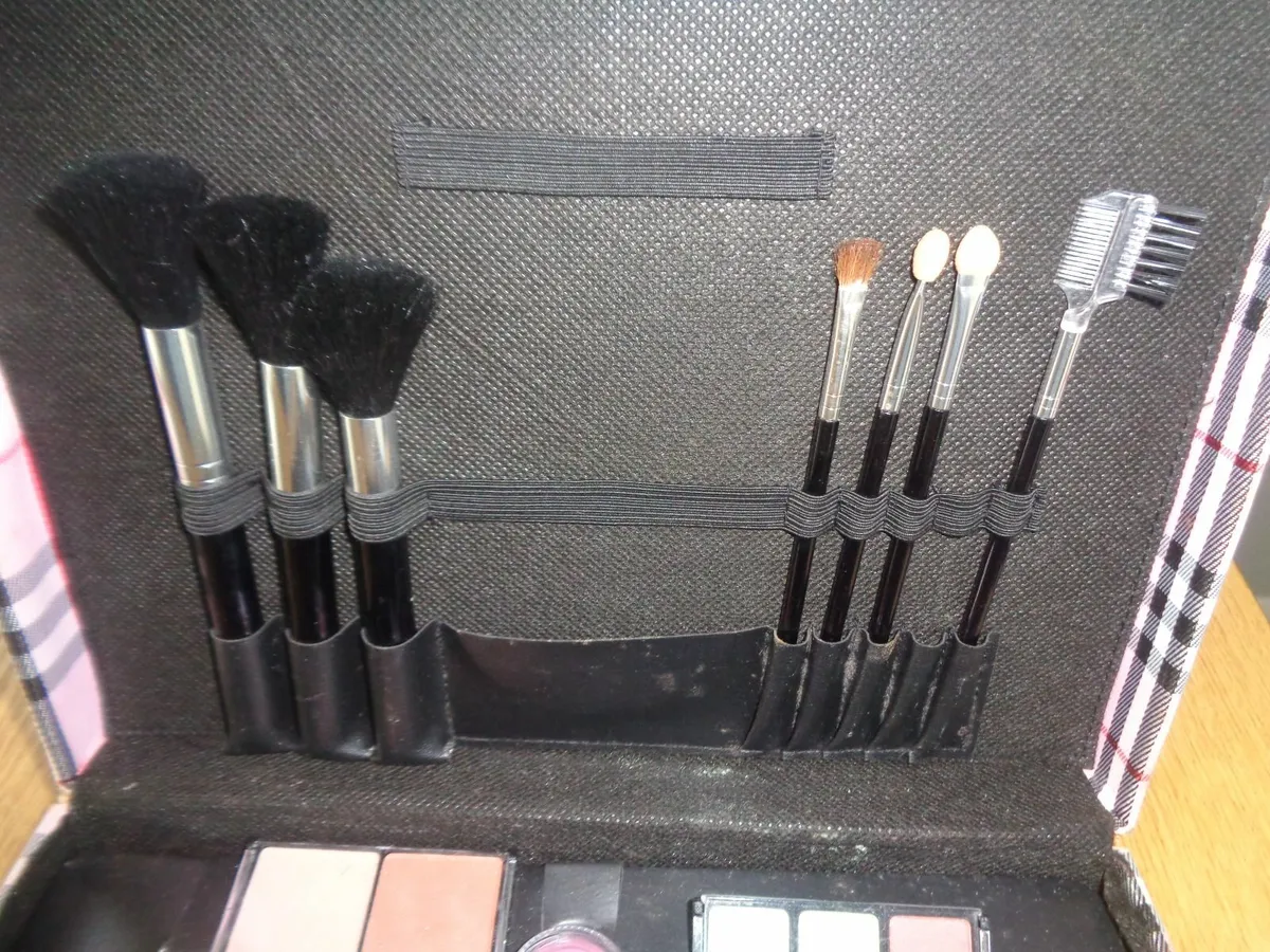 Cosmetics with Case for Sale - Image 3