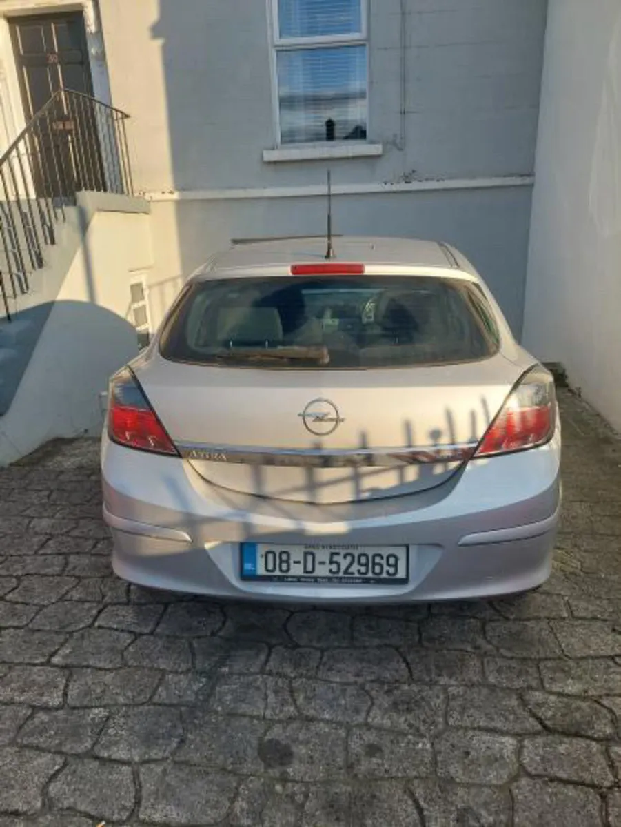 Opel Astra 2008 - Image 1