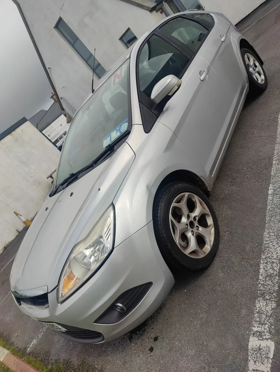 2011 Ford Focus Zetec 1.6 TDCi - Image 2