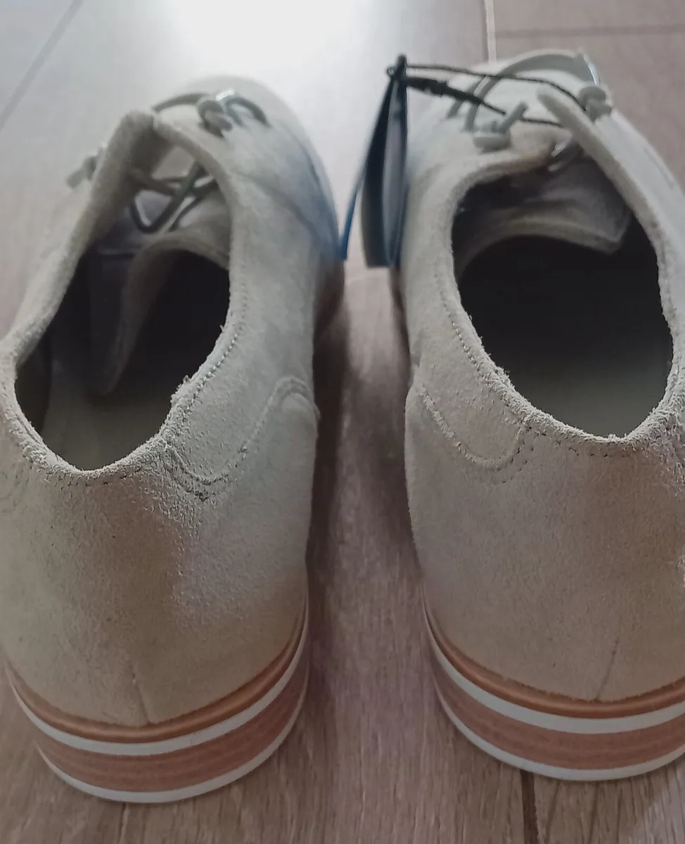NEW Ladies Shoes 5/38 - Image 1
