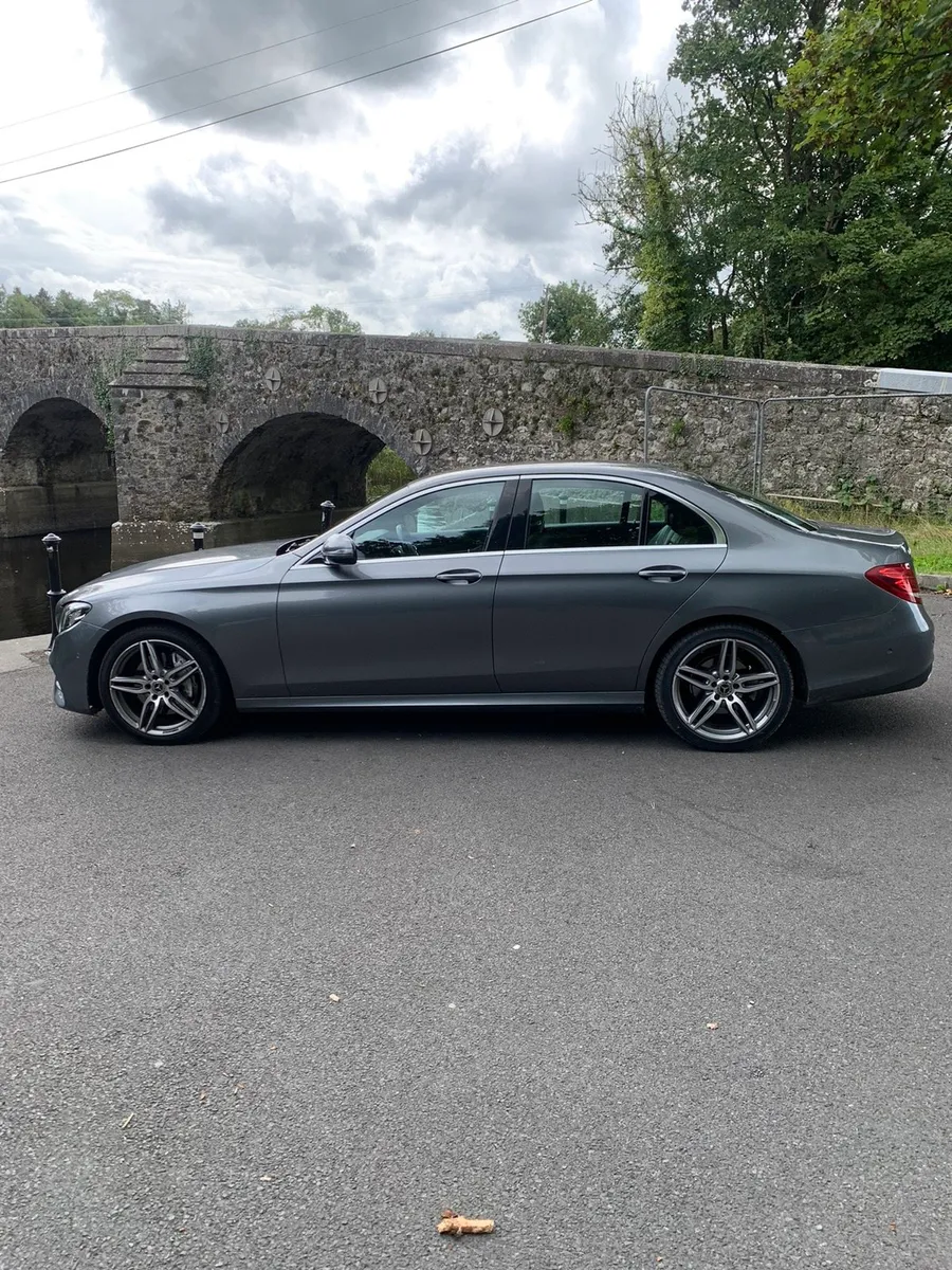 Mercedes e220d - Image 4