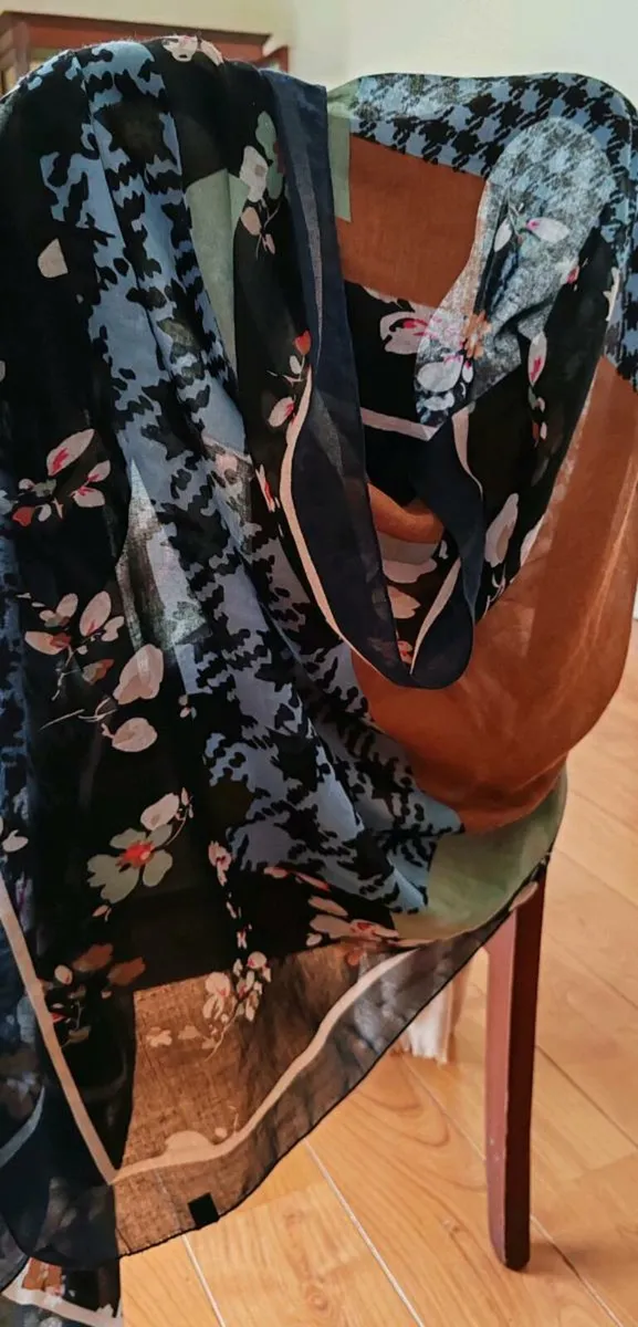 Large shawl /  wrap - Image 1