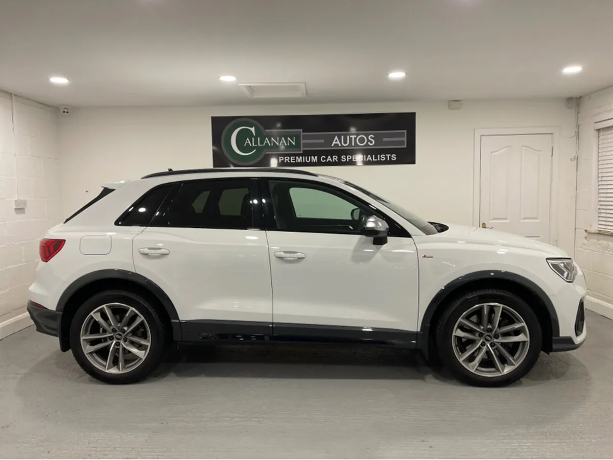 Audi Q3 S LINE BLACK EDITION 45 TFSIe***HI SPEC*** - Image 4
