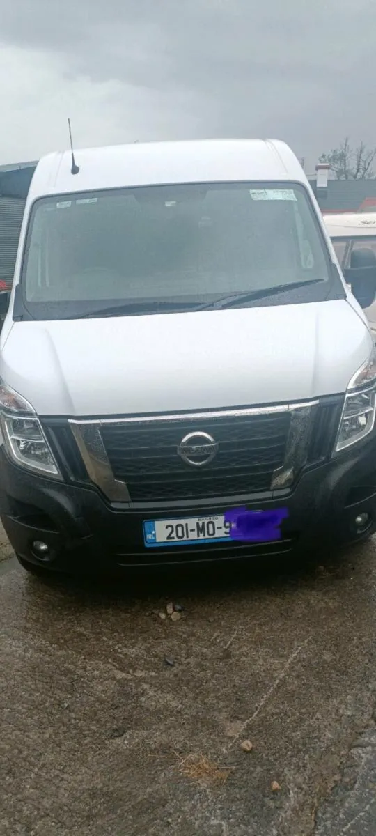 Nissan nv 400 - Image 1