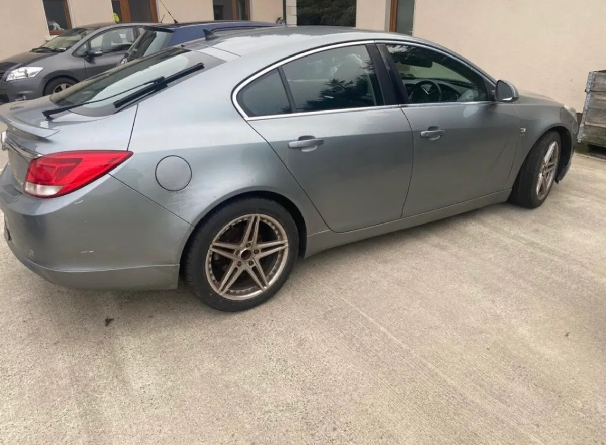 Opel insignia - Image 1