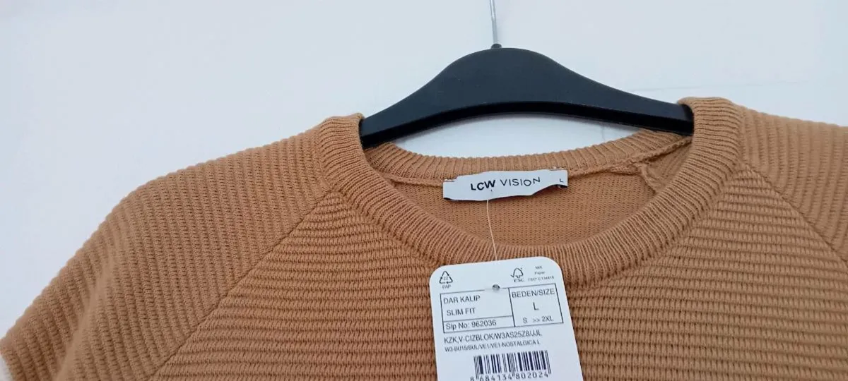 Mens Jumper NEW - Image 1